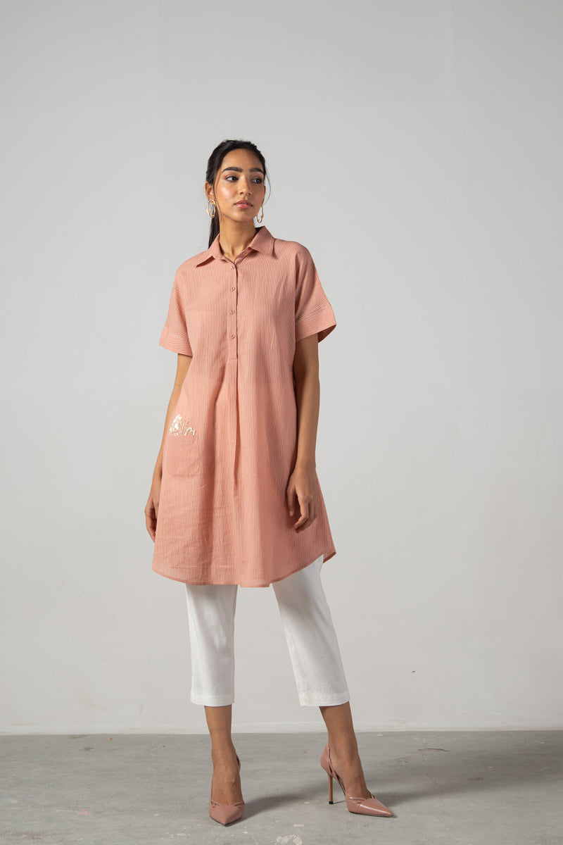 Old rose top with patch pocket