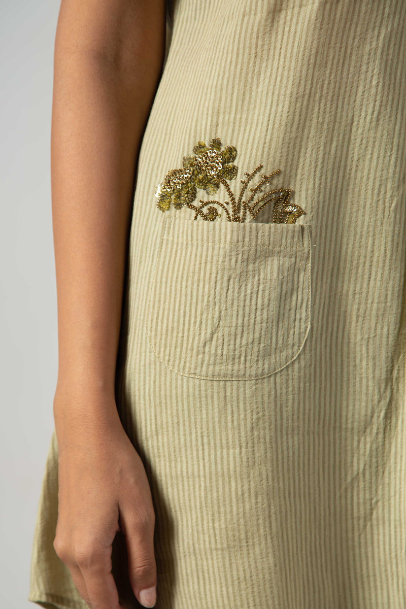 Green top with patch pocket