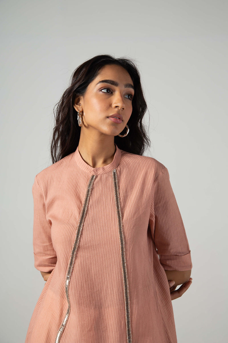 Old rose slant top