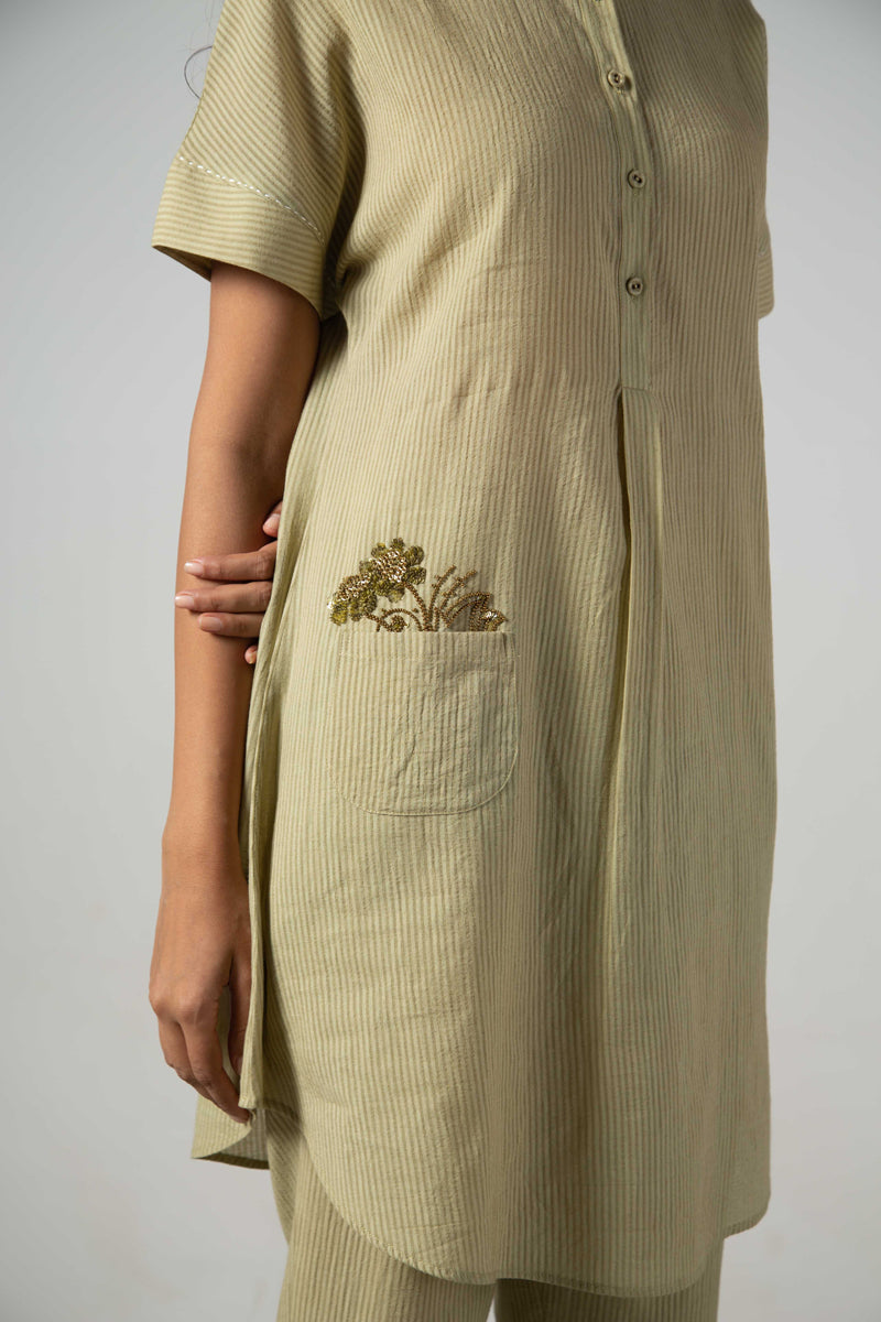 Green top with patch pocket