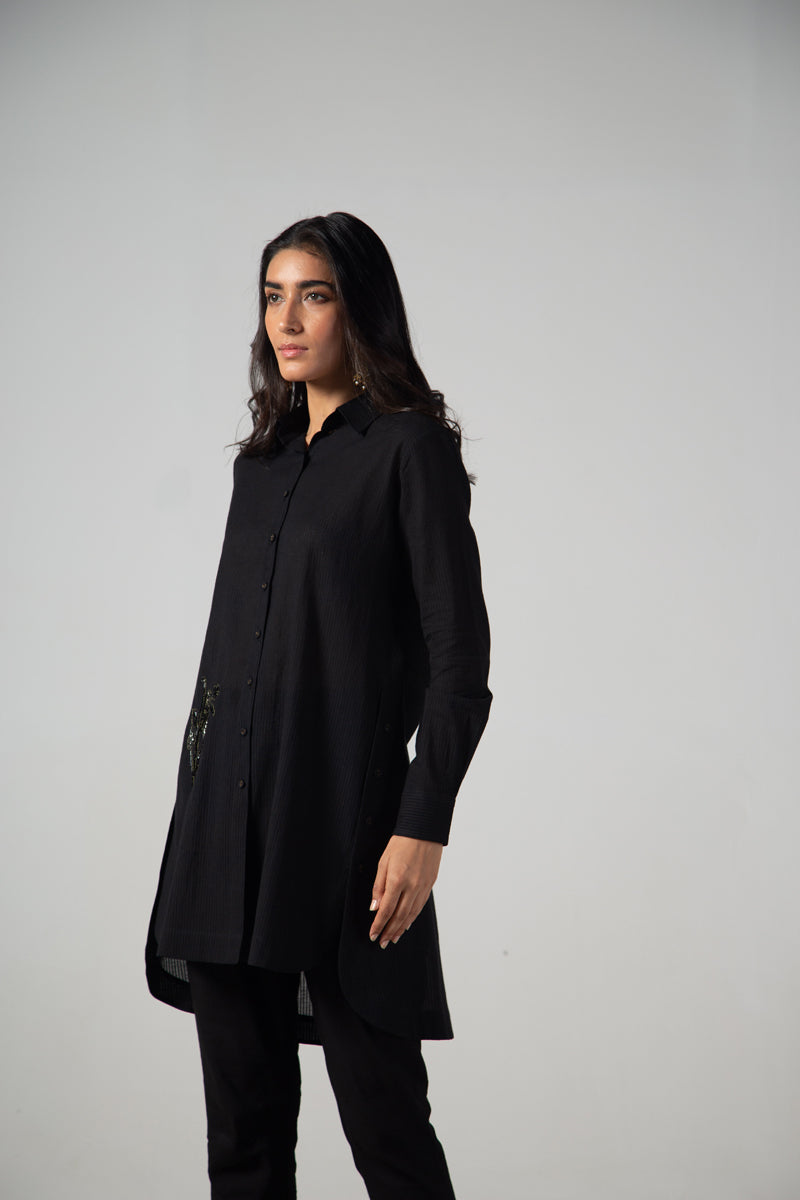 Black long side button shirt with bottom embroidery