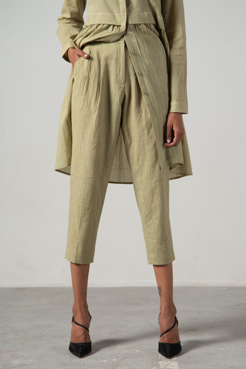 Green solid straight fit pleated pants
