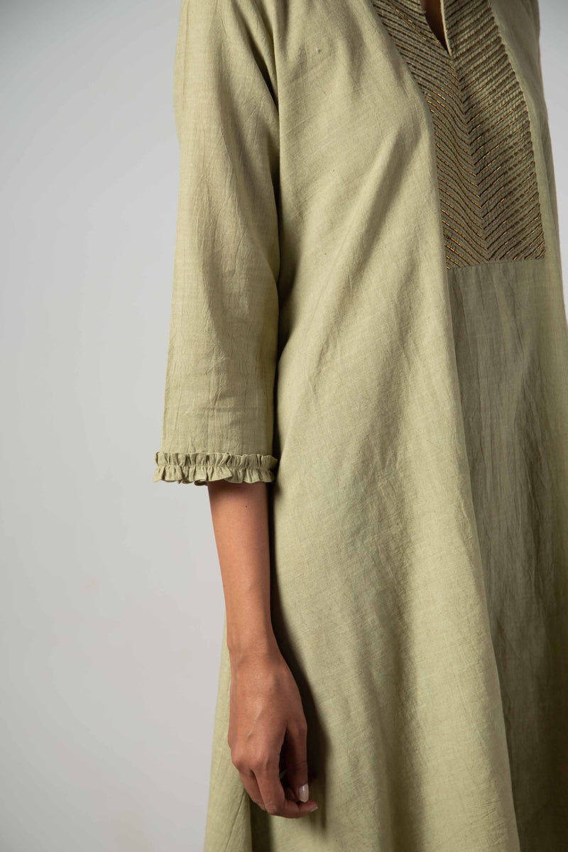 Green dress with mandarin collar
